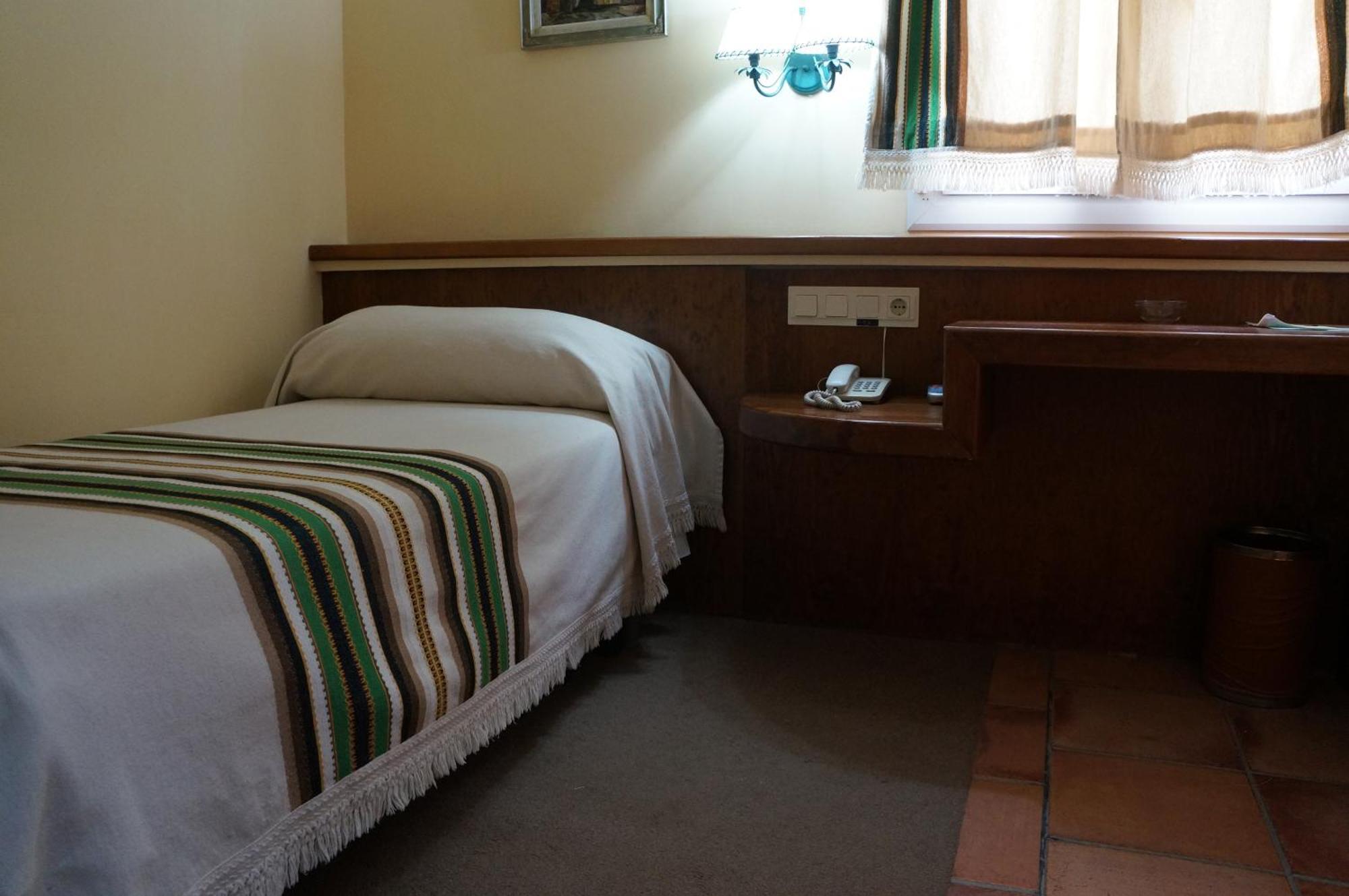 Balneario De Alicun De Las Torres Villanueva de las Torres Room photo