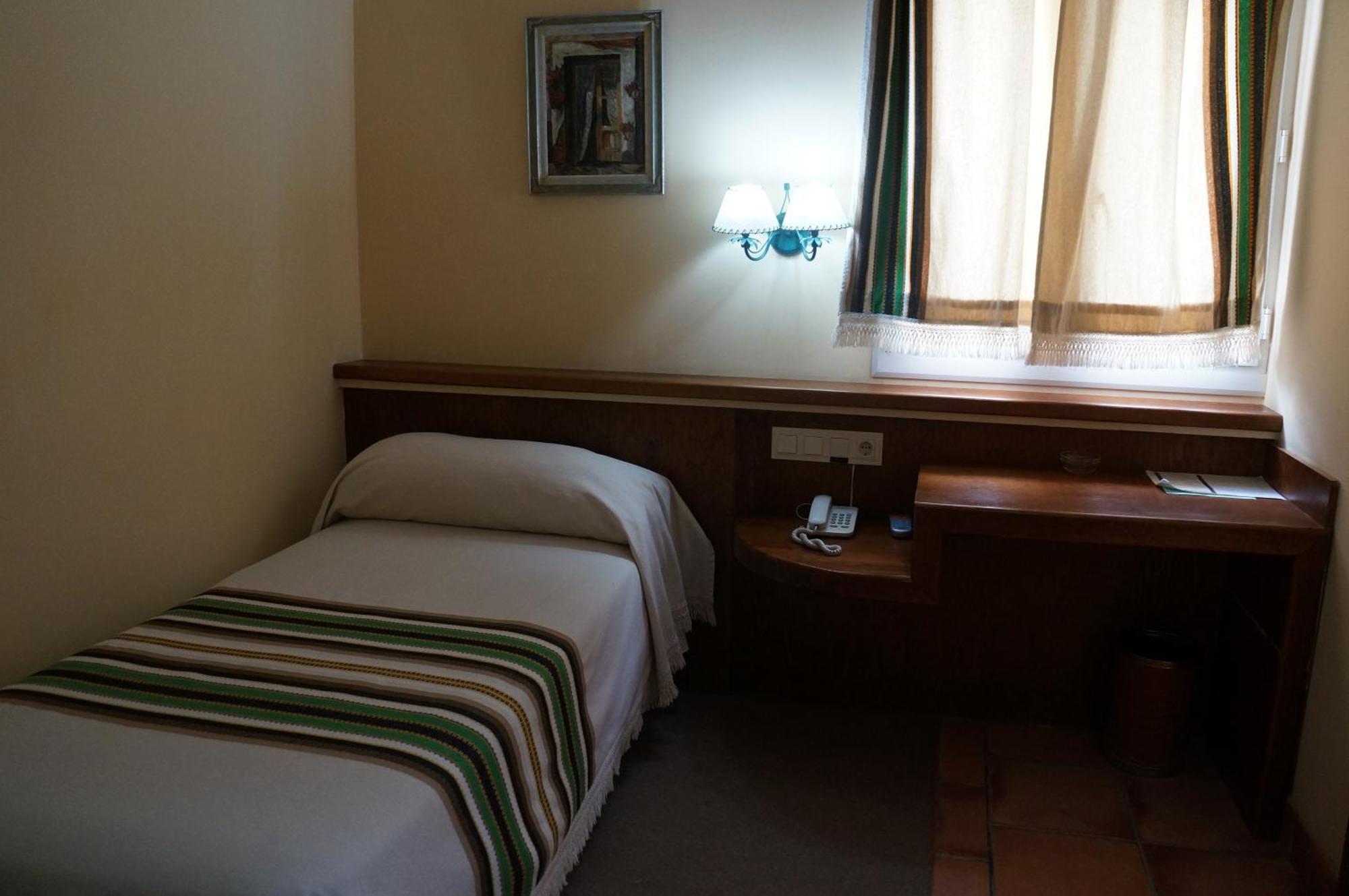 Balneario De Alicun De Las Torres Villanueva de las Torres Room photo
